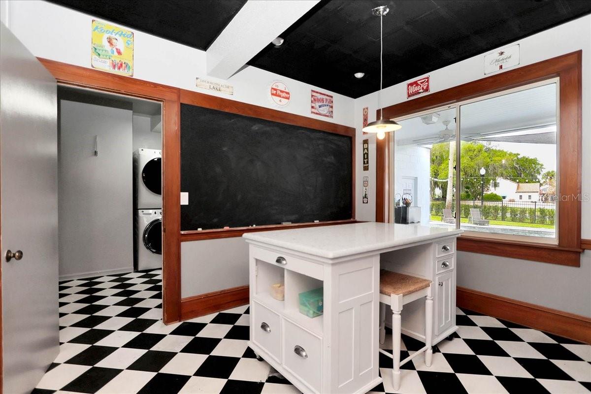 Image 38 of 89 For 405 Lakeshore Drive