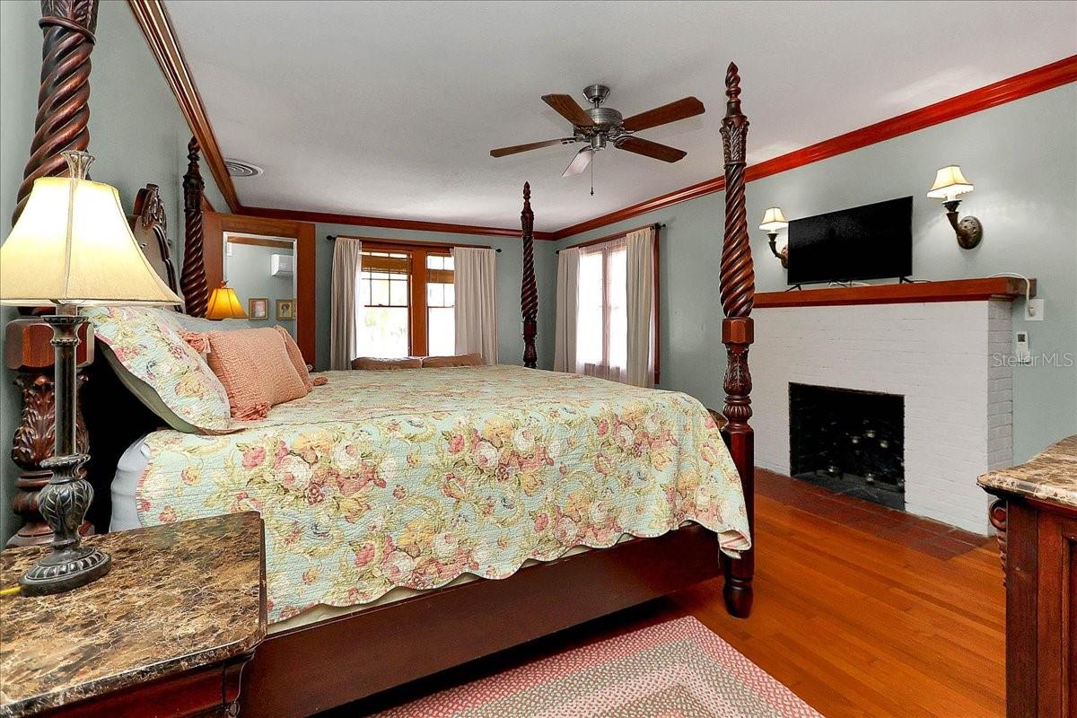 Image 52 of 89 For 405 Lakeshore Drive