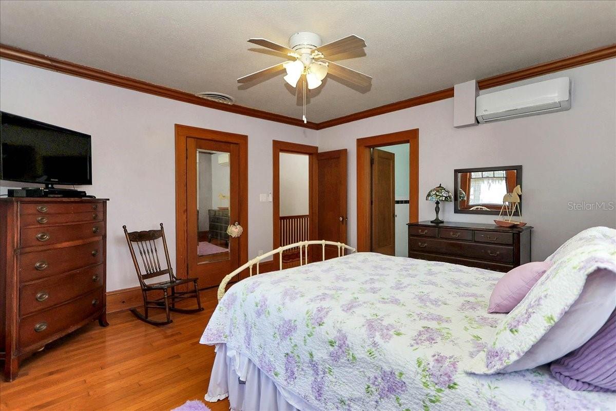 Image 60 of 89 For 405 Lakeshore Drive