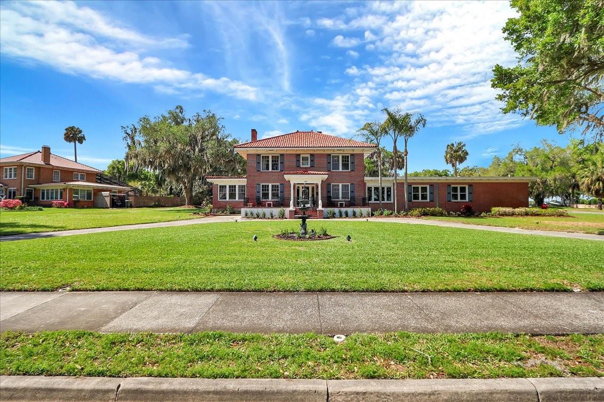 Image 74 of 89 For 405 Lakeshore Drive