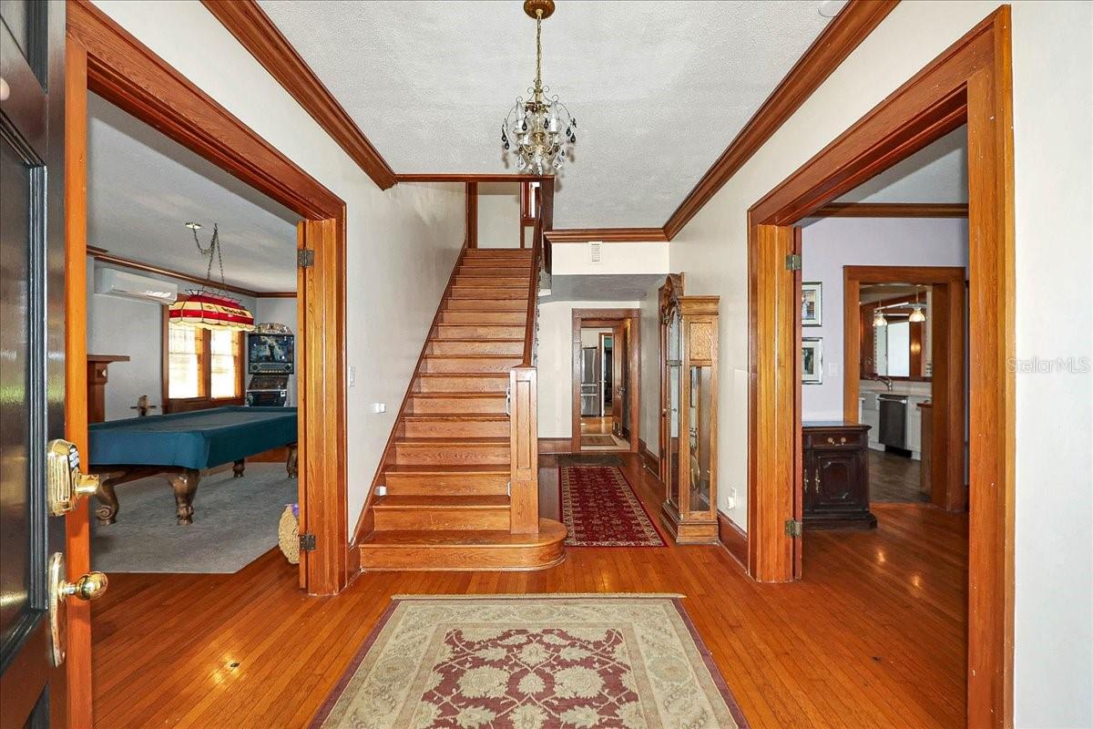 Image 8 of 89 For 405 Lakeshore Drive