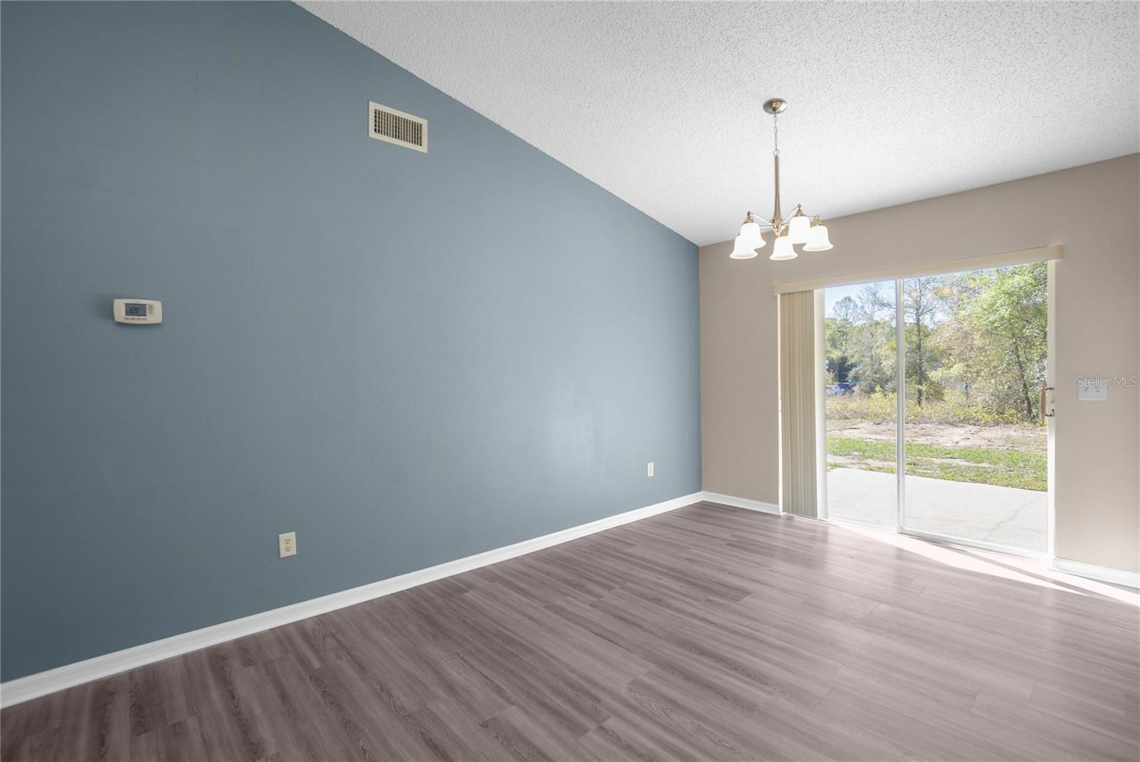 Image 11 of 33 For 3926 Bennett Street