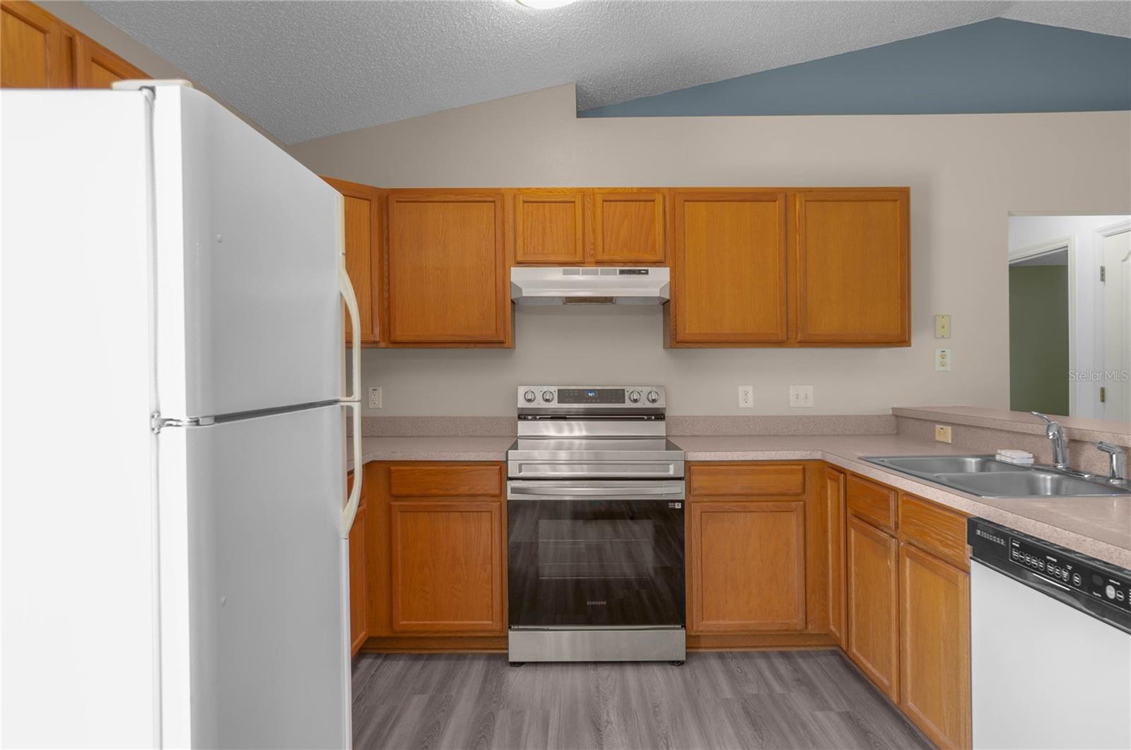 Image 13 of 33 For 3926 Bennett Street