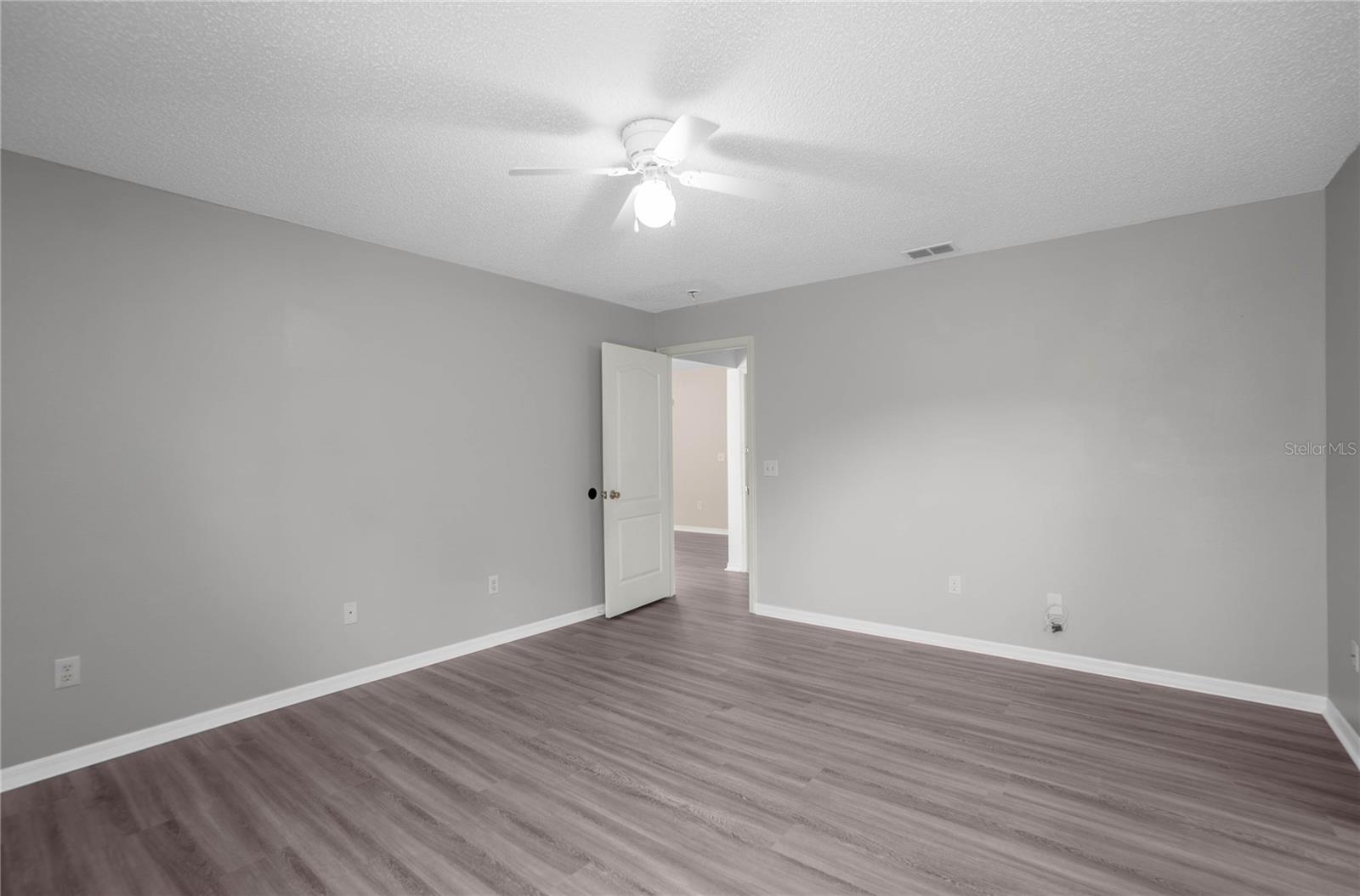 Image 16 of 33 For 3926 Bennett Street