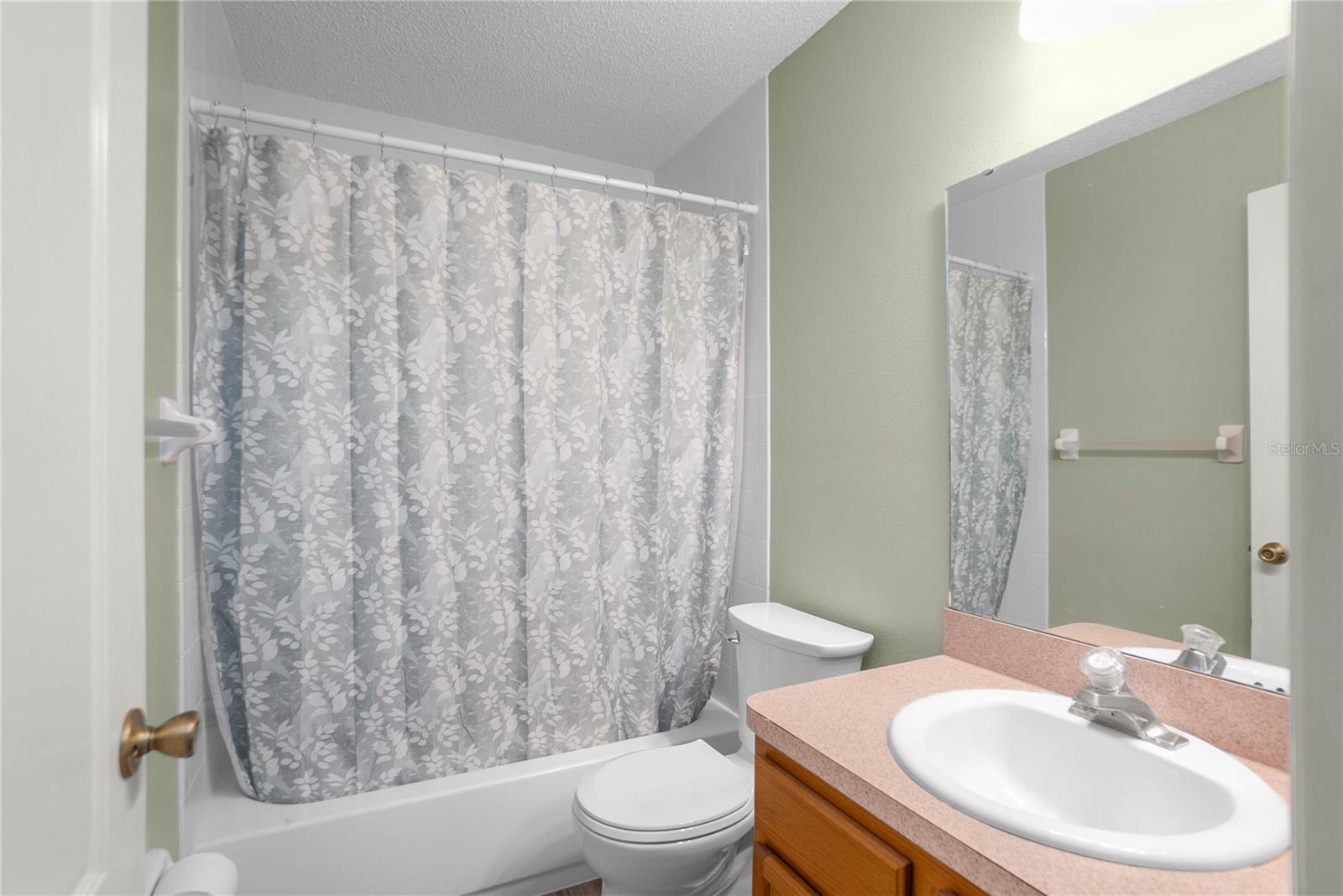 Image 21 of 33 For 3926 Bennett Street