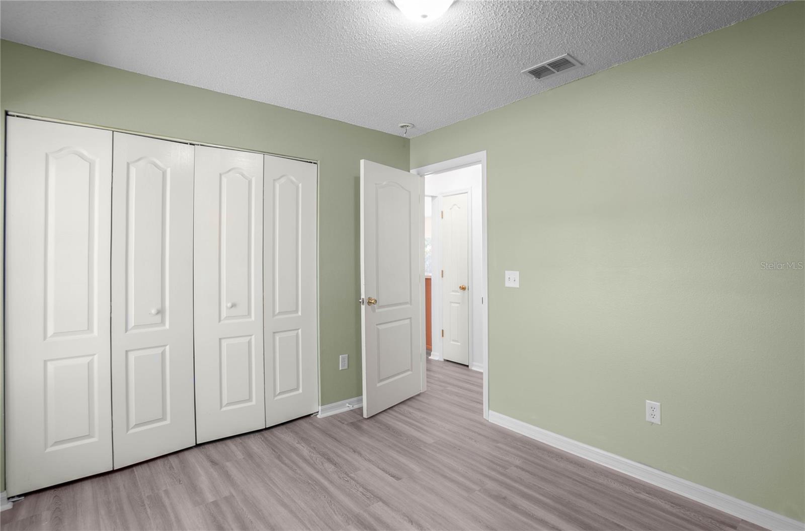 Image 23 of 33 For 3926 Bennett Street