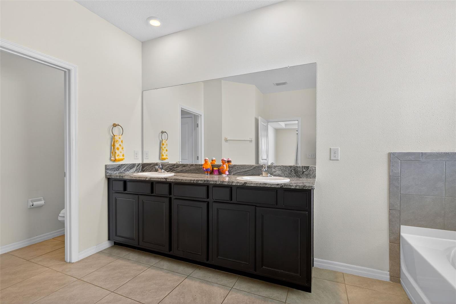 Image 27 of 54 For 13454 Golden Lime Avenue