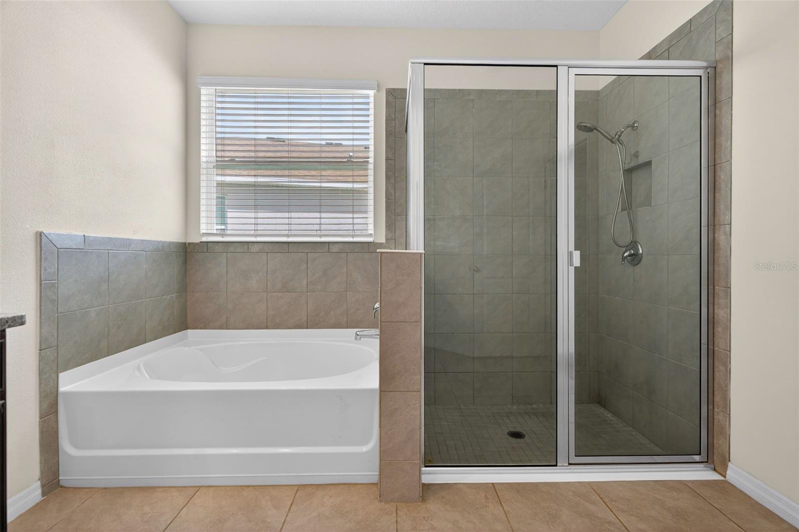 Image 28 of 54 For 13454 Golden Lime Avenue