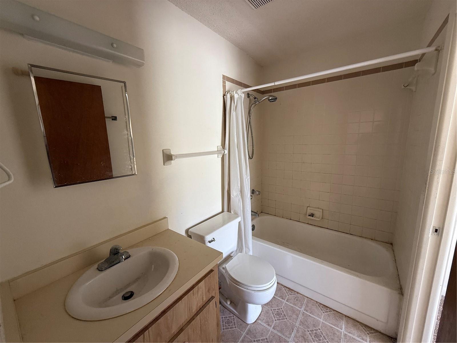 Image 5 of 11 For 3032 5th Terrace D