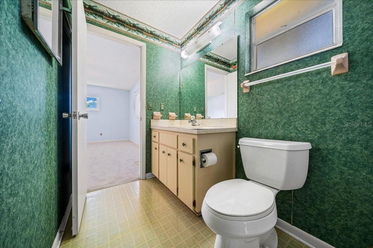 Image 25 of 55 For 8702 94th Street A