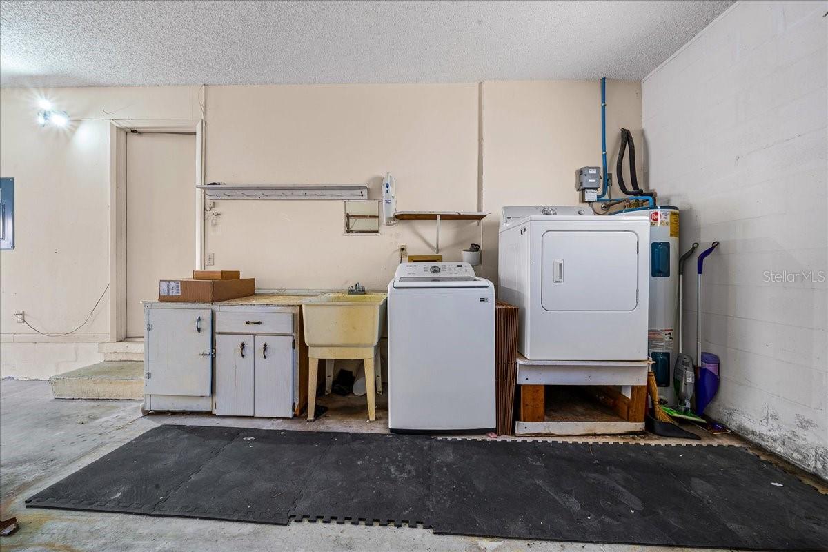 Image 39 of 55 For 8702 94th Street A
