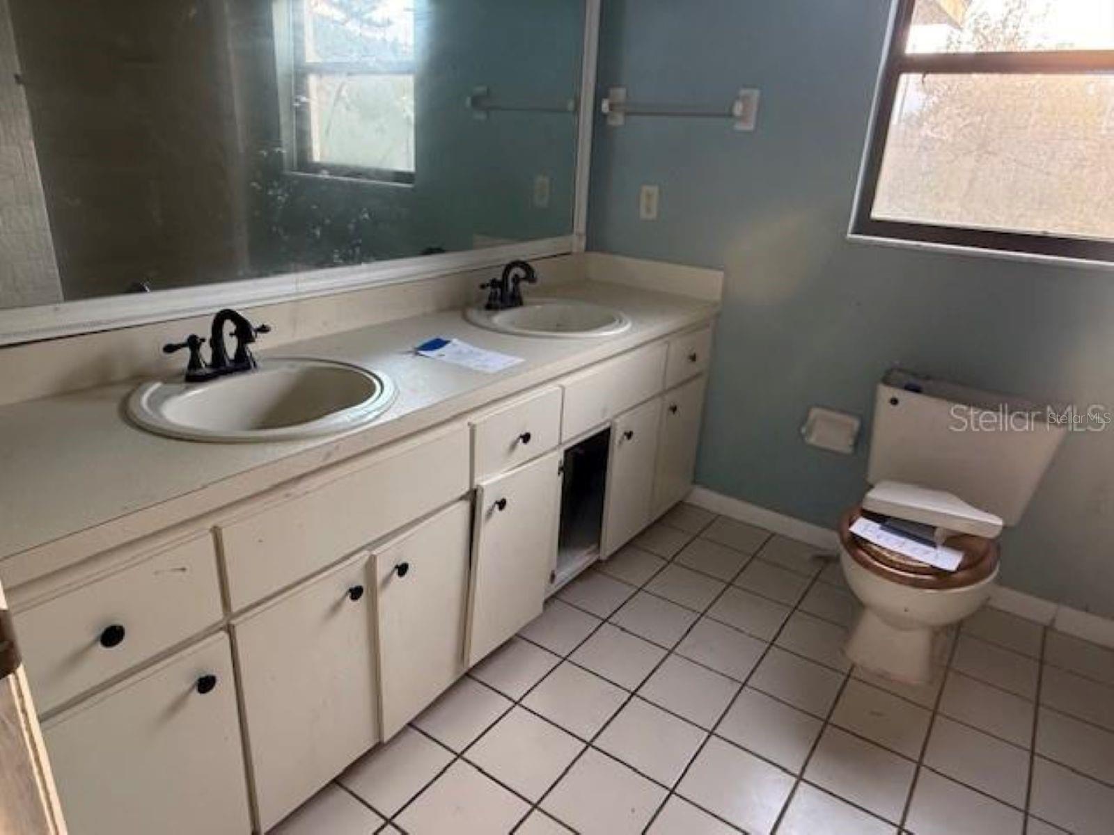 Image 7 of 12 For 701 Madison Street