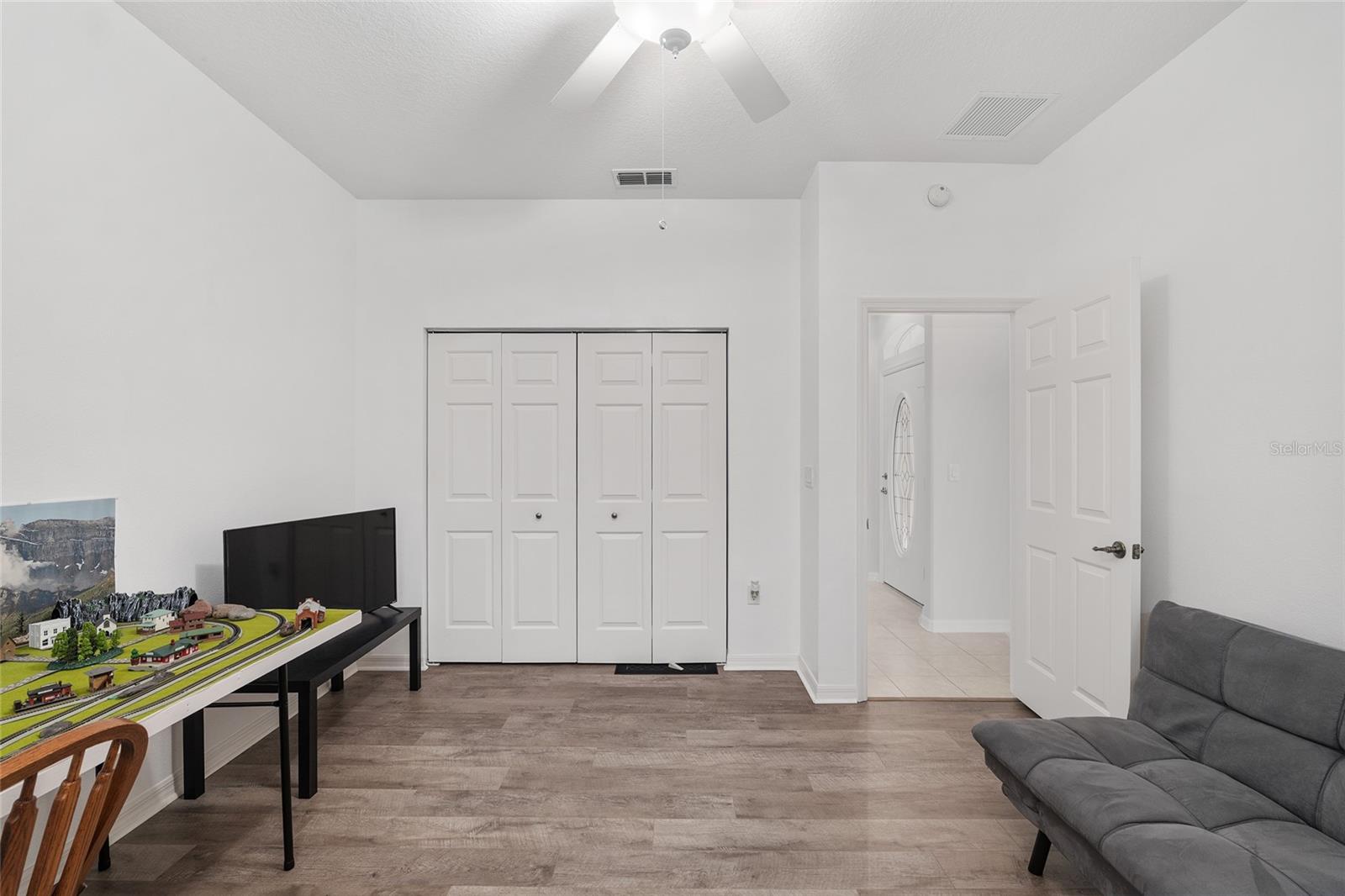 Image 21 of 42 For 8391 84th Loop