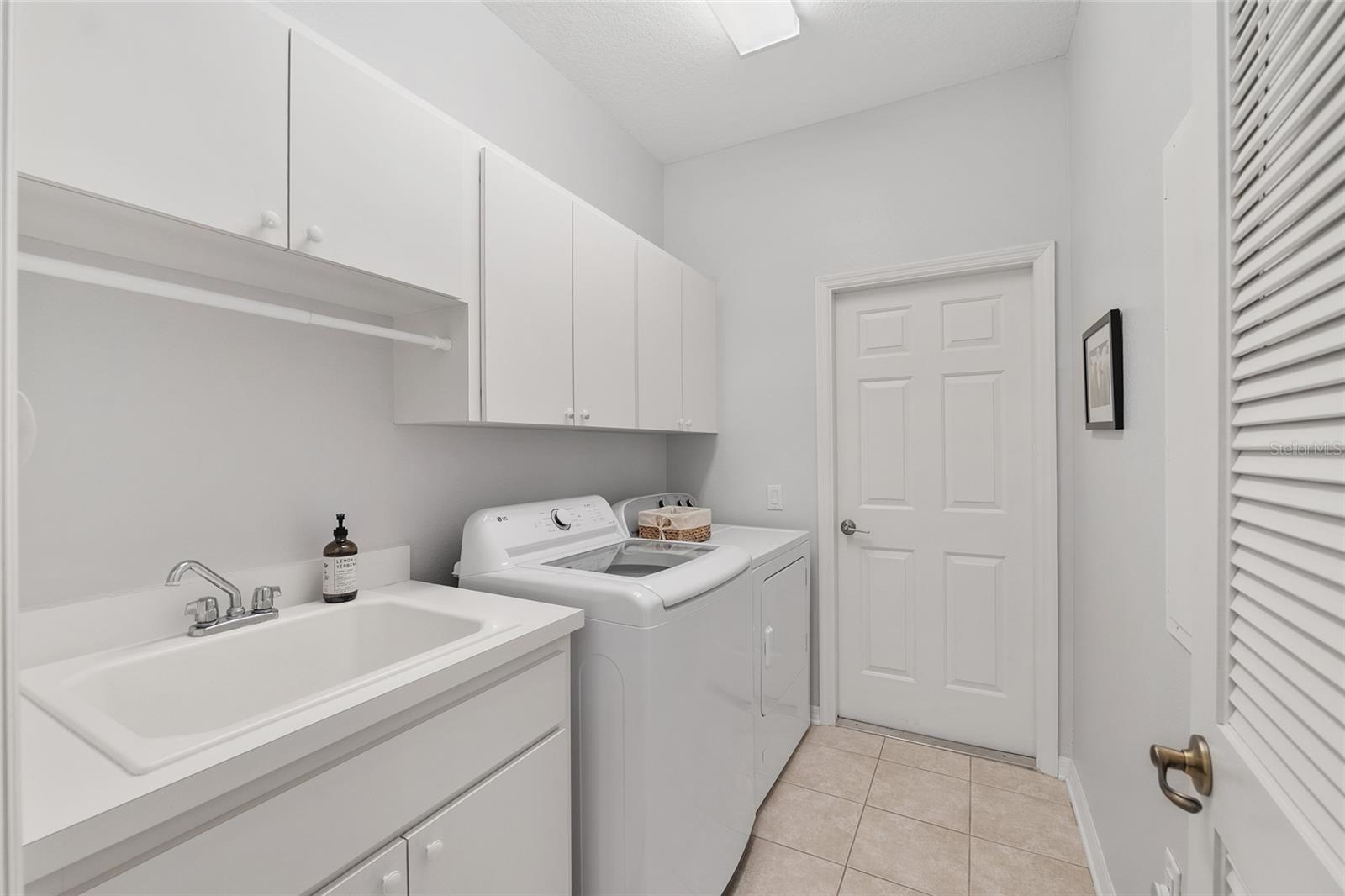 Image 25 of 42 For 8391 84th Loop