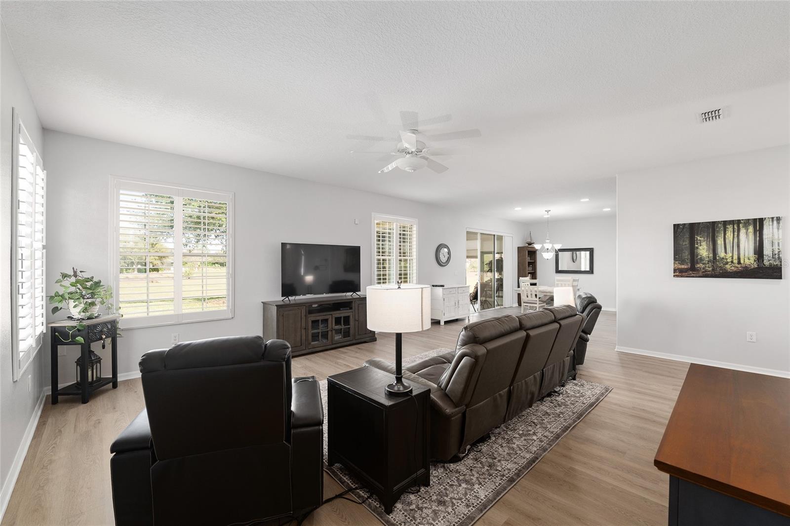 Image 7 of 42 For 8391 84th Loop