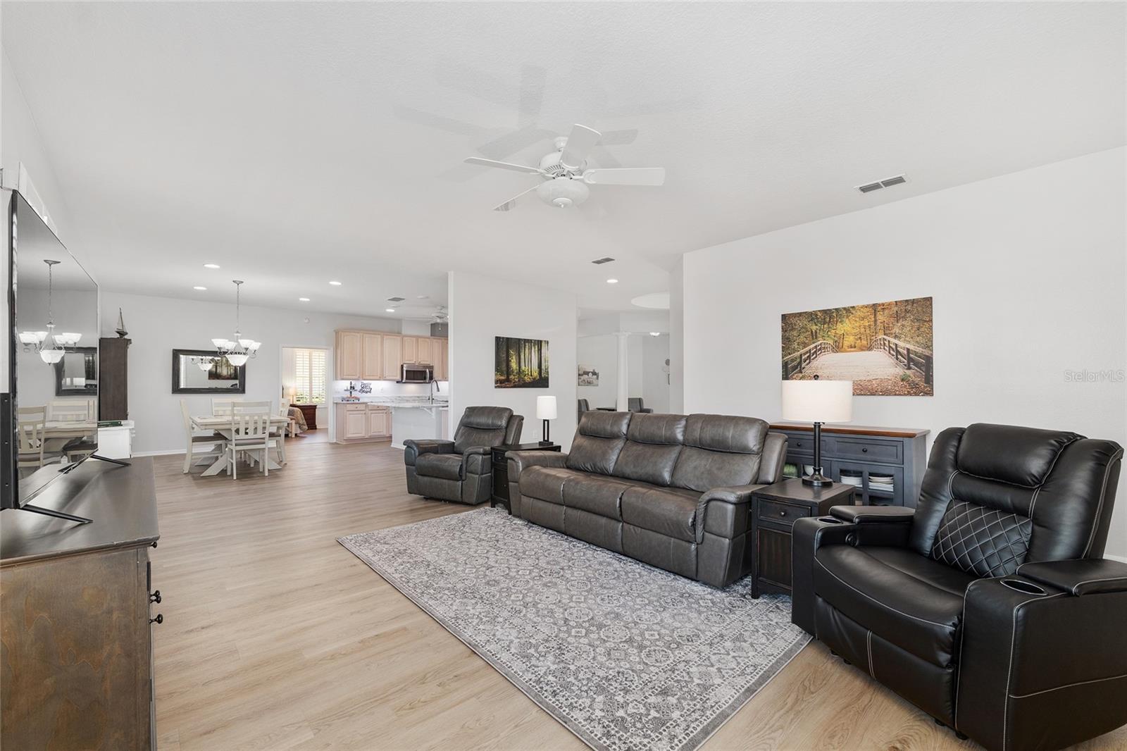 Image 8 of 42 For 8391 84th Loop