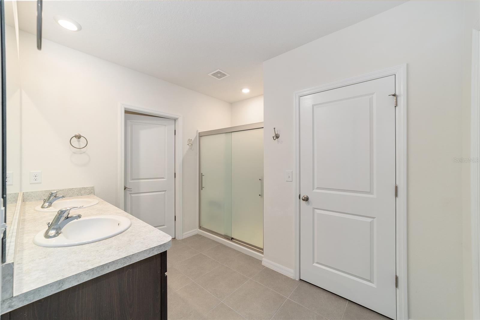 Image 20 of 46 For 4996 14th Place