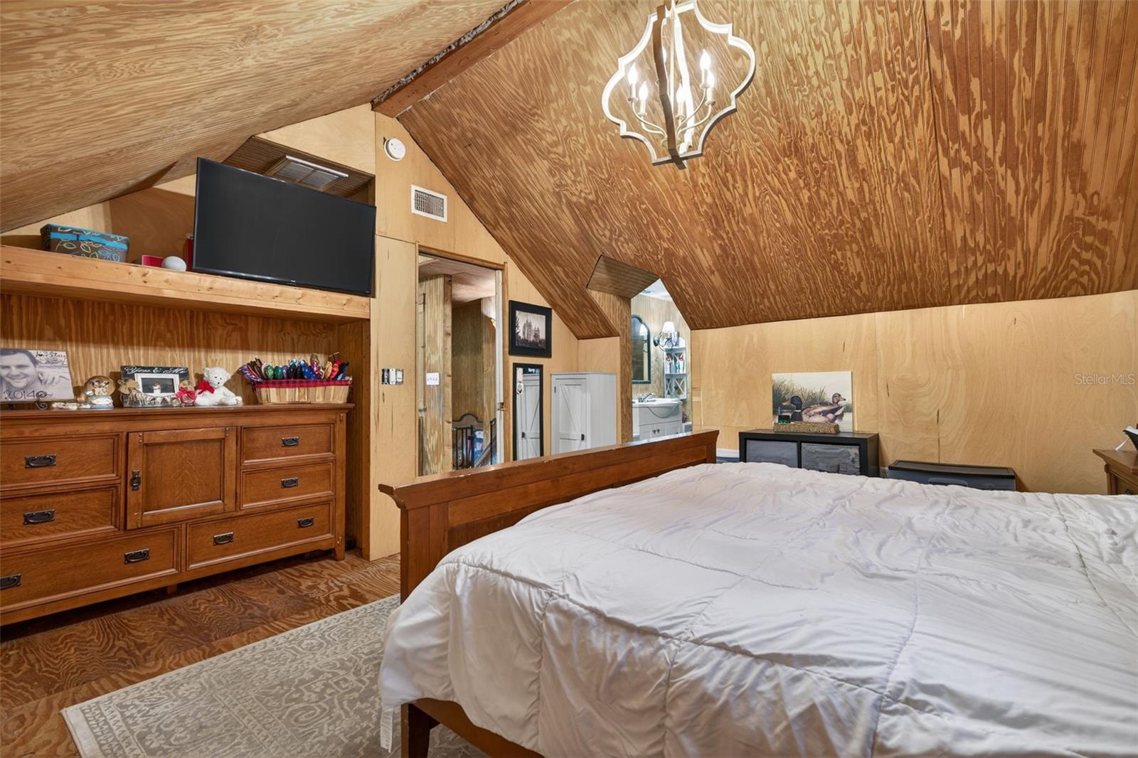 Image 33 of 60 For 5572 Marlin Point