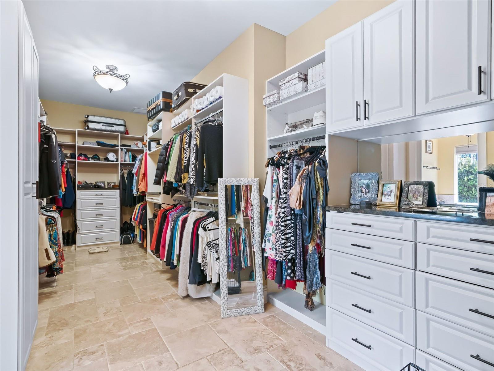 Image 24 of 66 For 11370 12th Lane