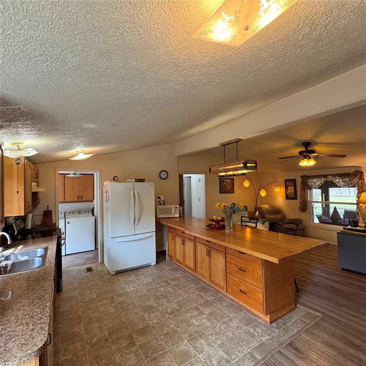 Image 15 of 33 For 6845 Sunnyview Point