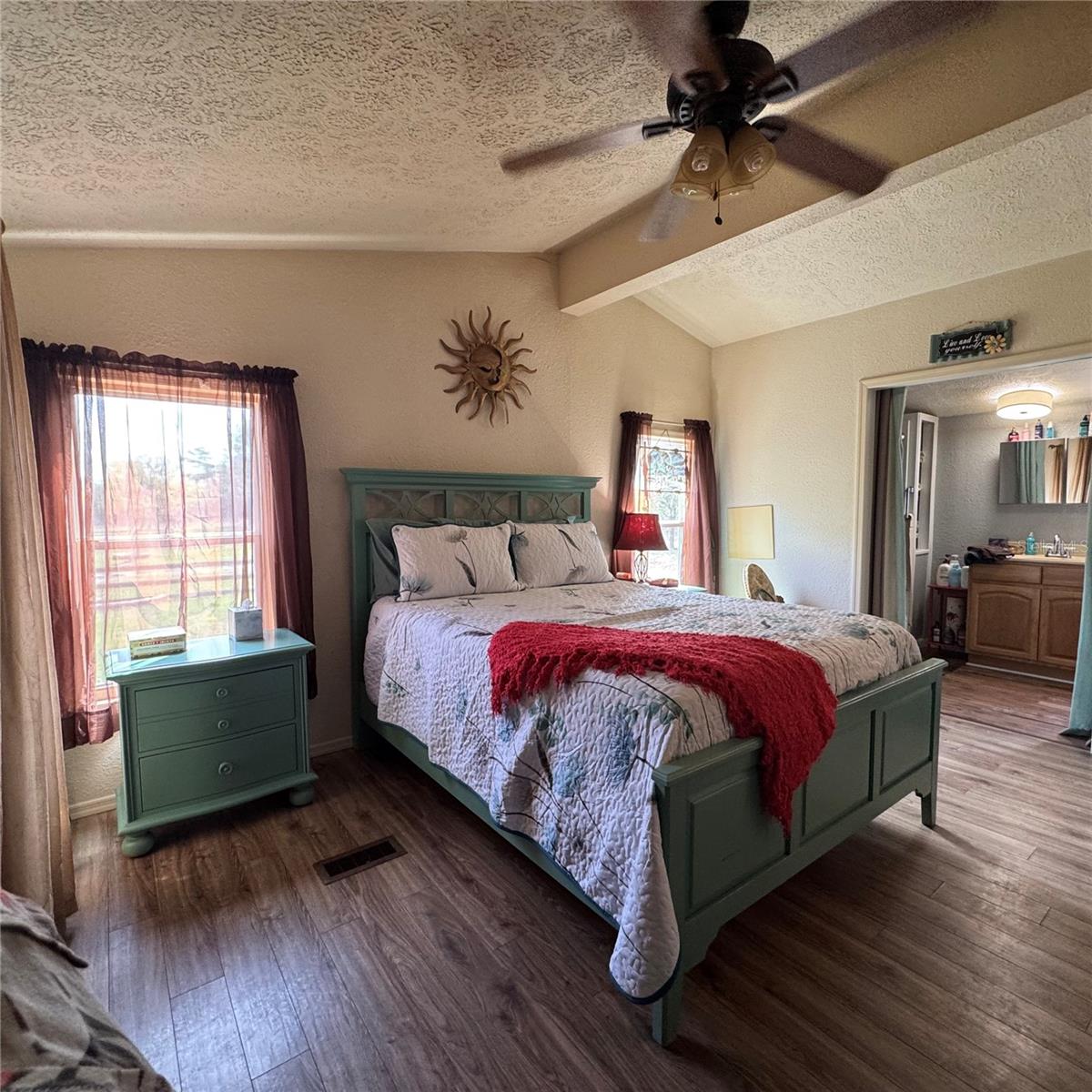 Image 18 of 33 For 6845 Sunnyview Point