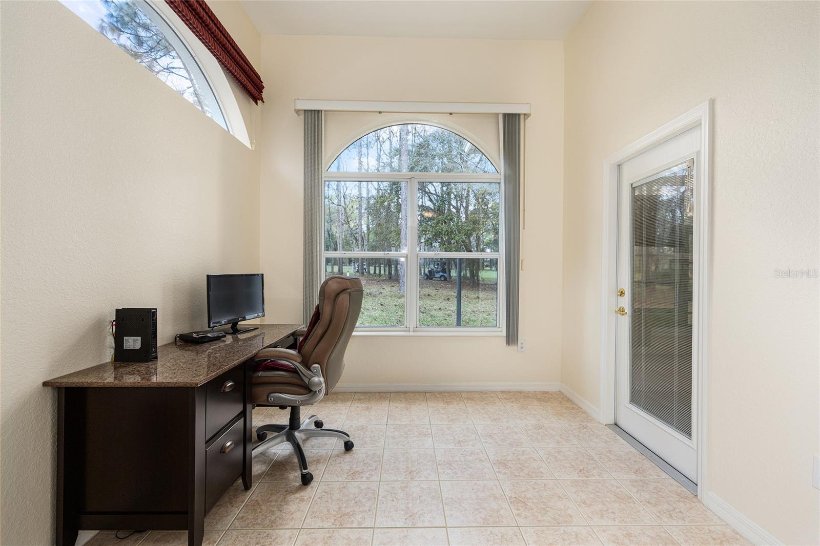 Image 22 of 52 For 11719 72nd Circle