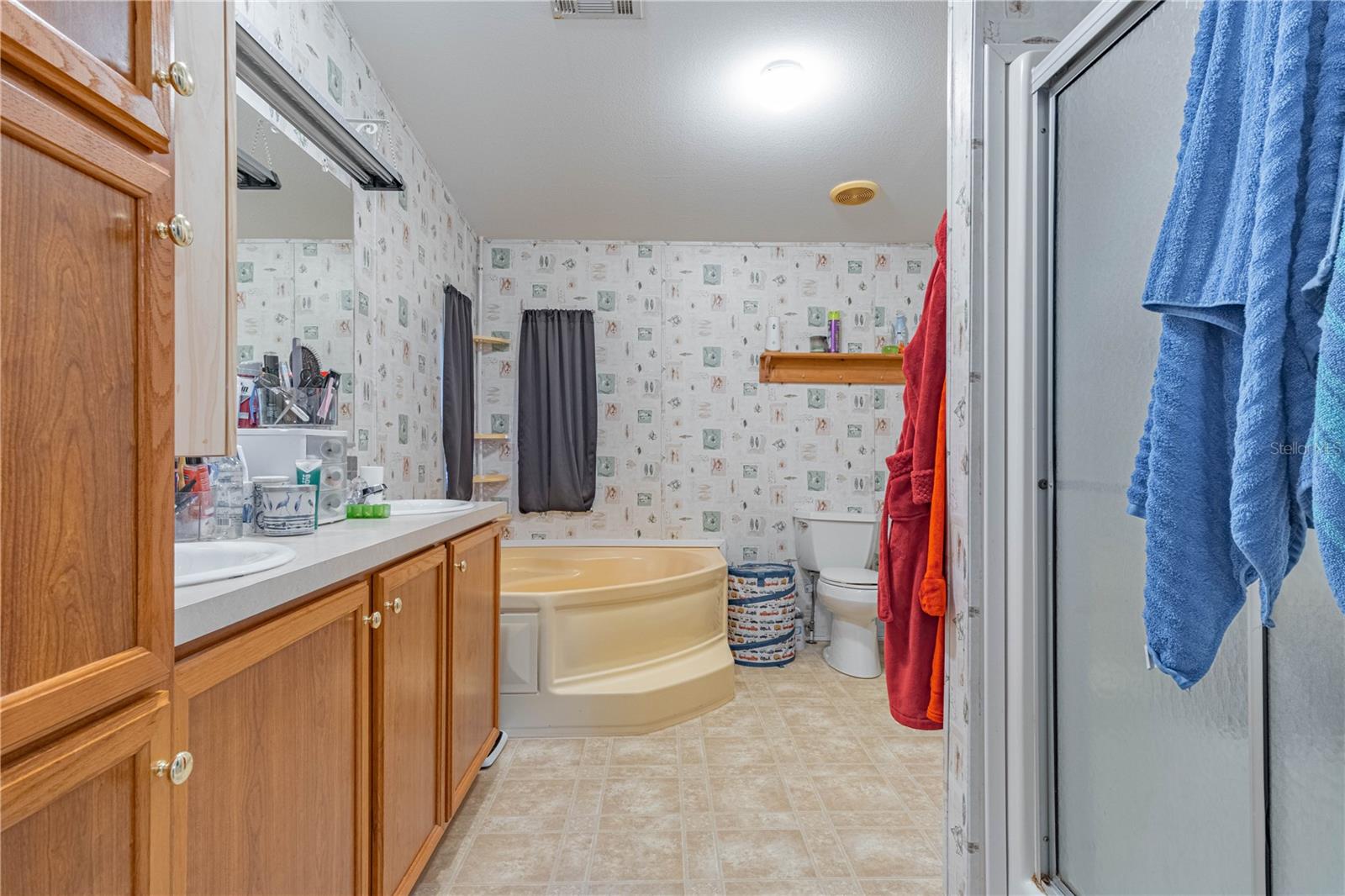 Image 11 of 33 For 2727 Center Street