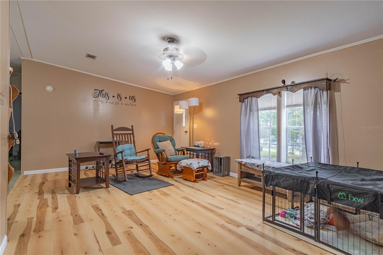 Image 4 of 33 For 2727 Center Street