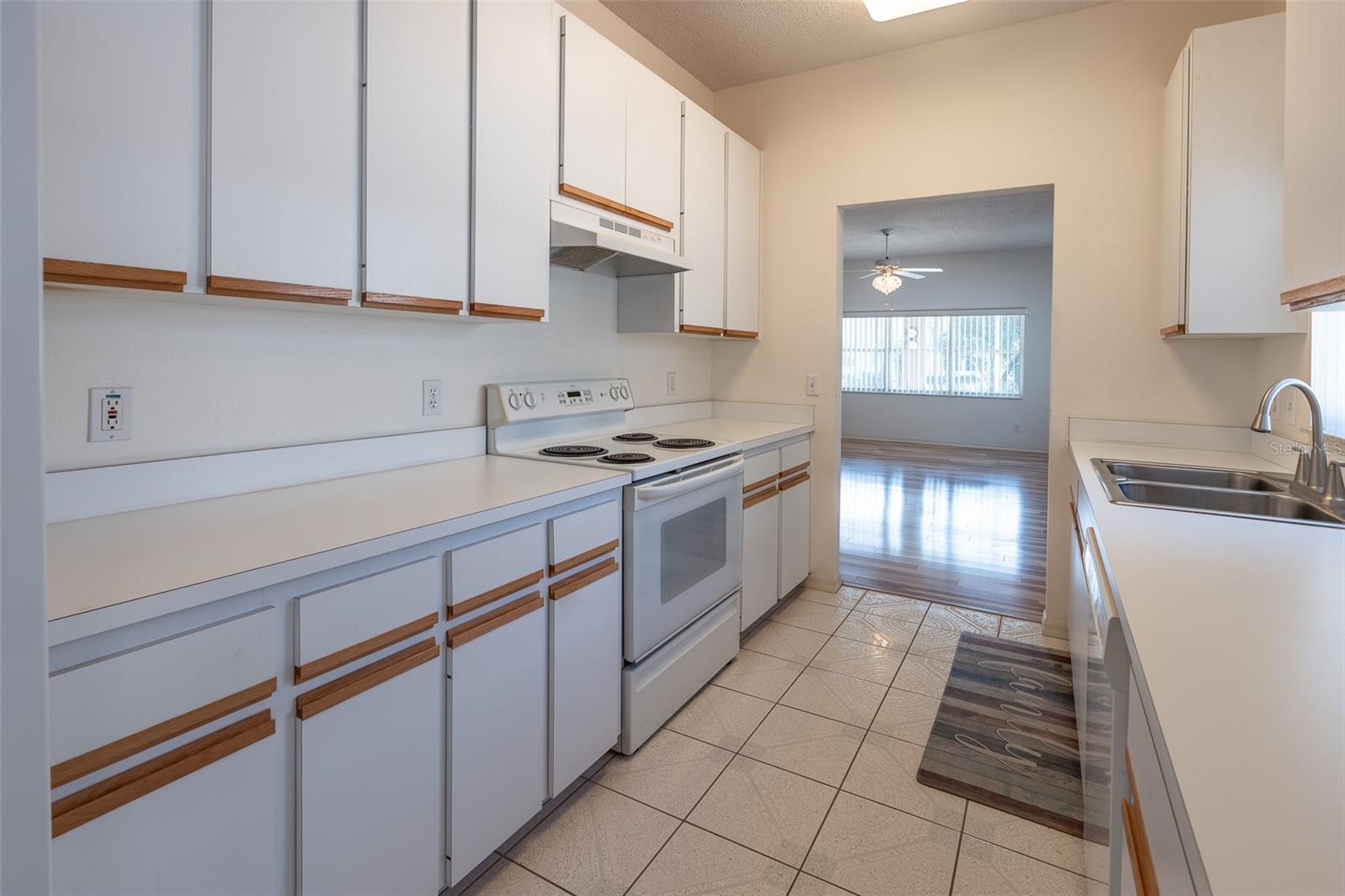 Image 12 of 51 For 9077 95th Avenue