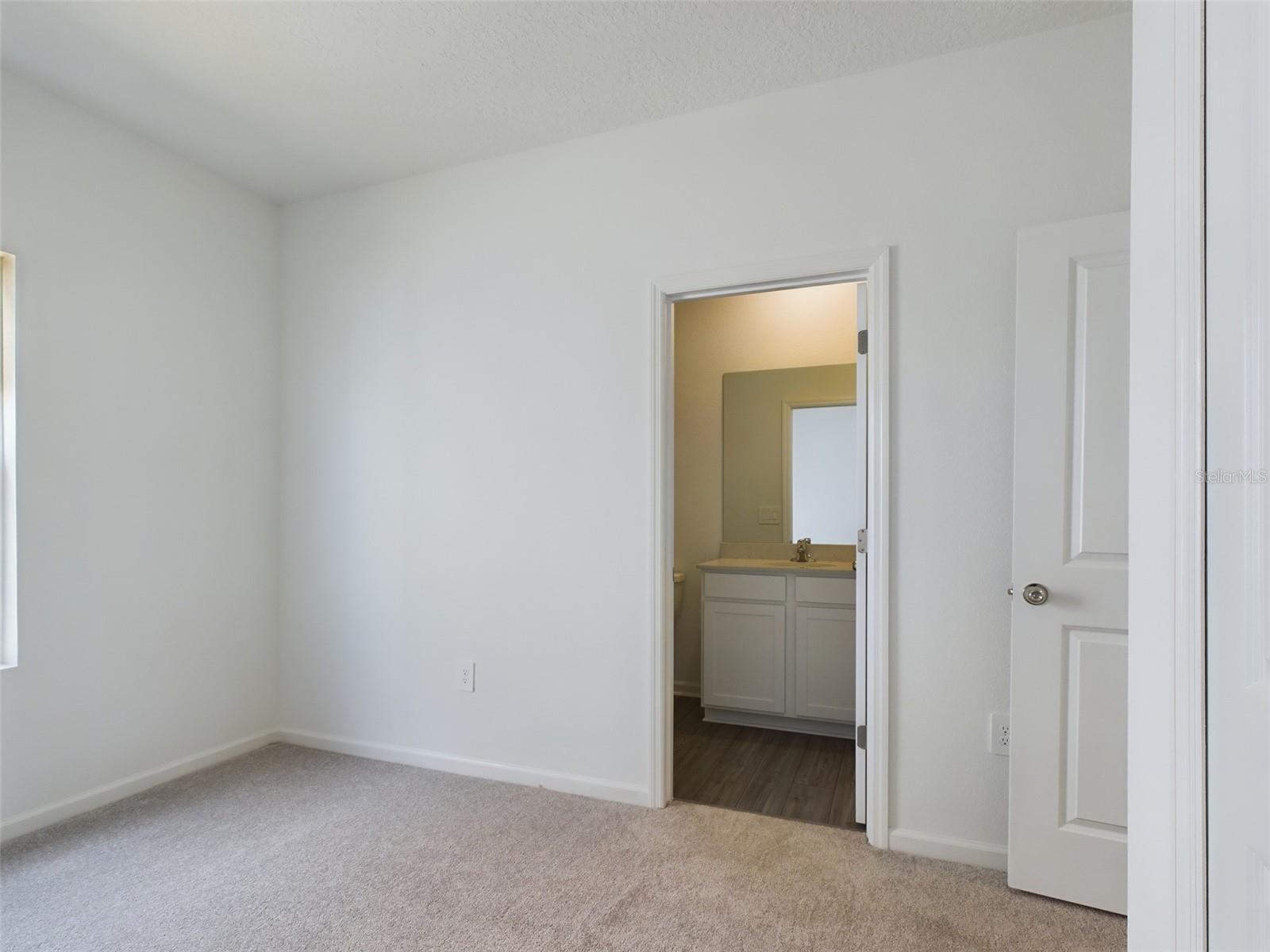 Image 27 of 43 For 4729 83rd Loop