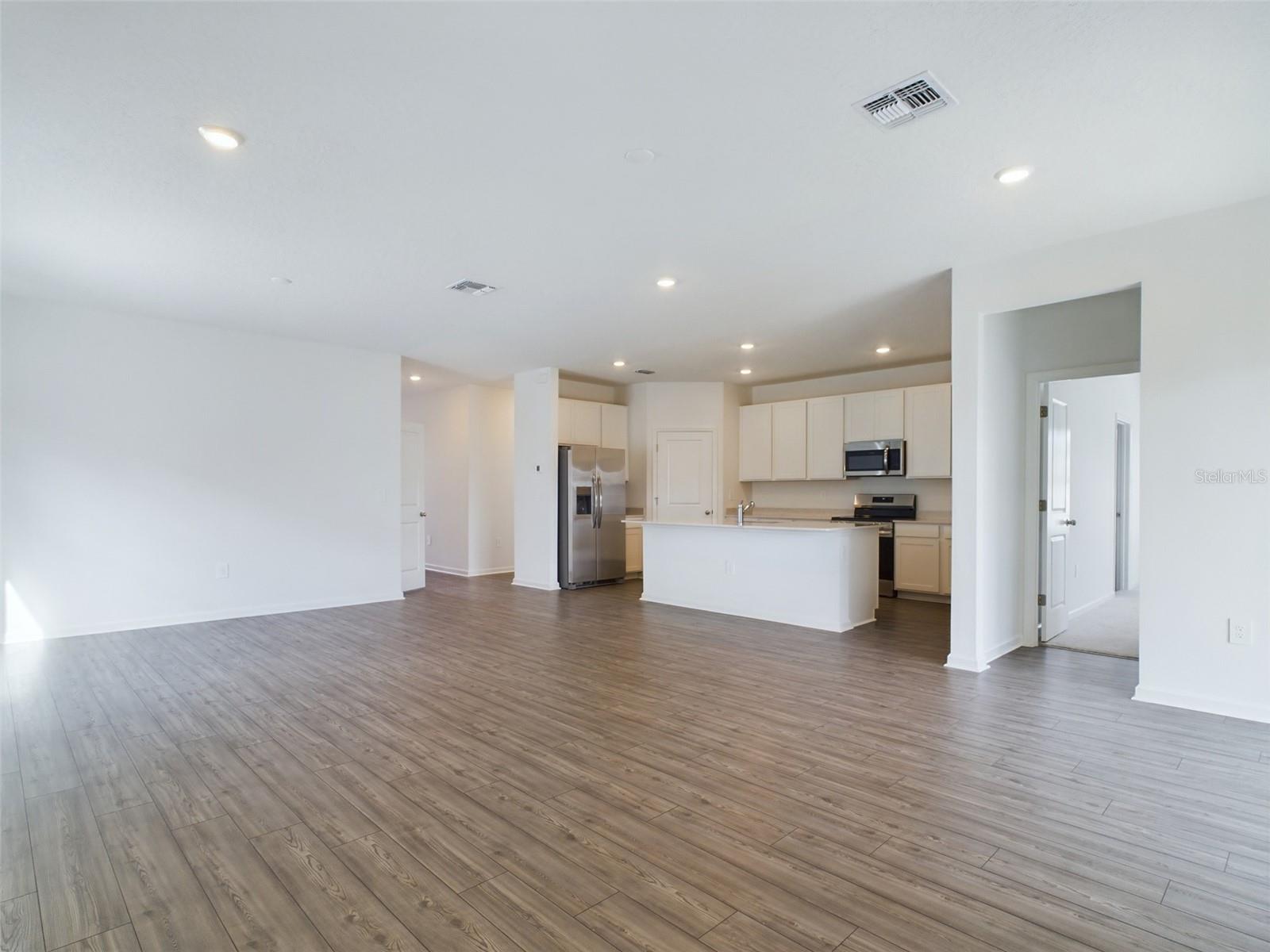 Image 31 of 43 For 4729 83rd Loop