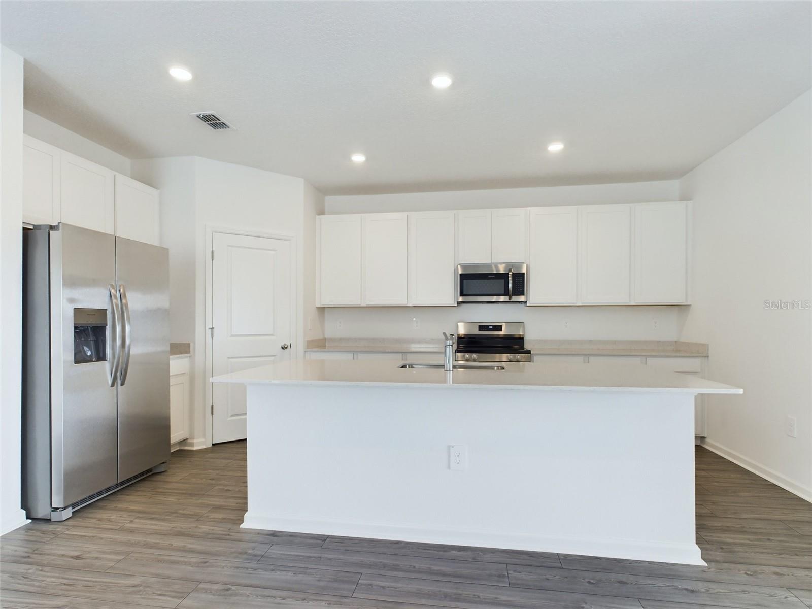 Image 33 of 43 For 4729 83rd Loop