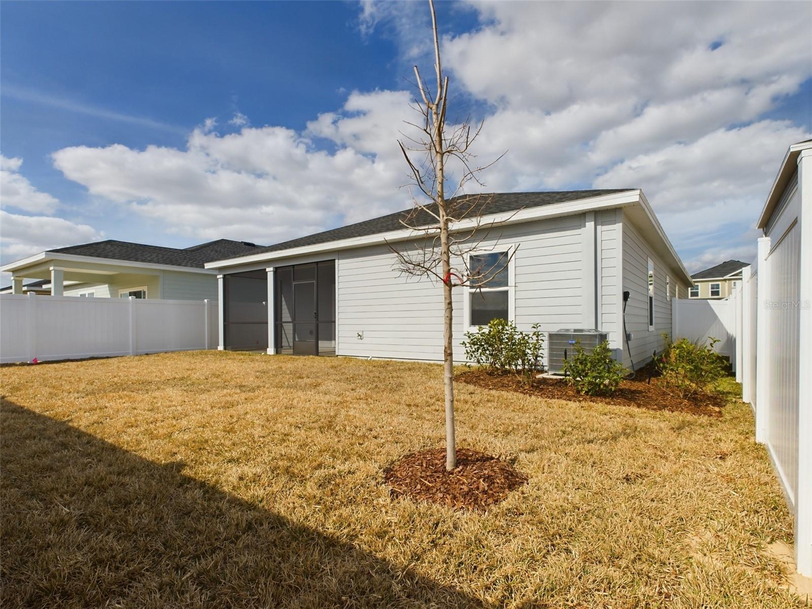 Image 37 of 43 For 4729 83rd Loop