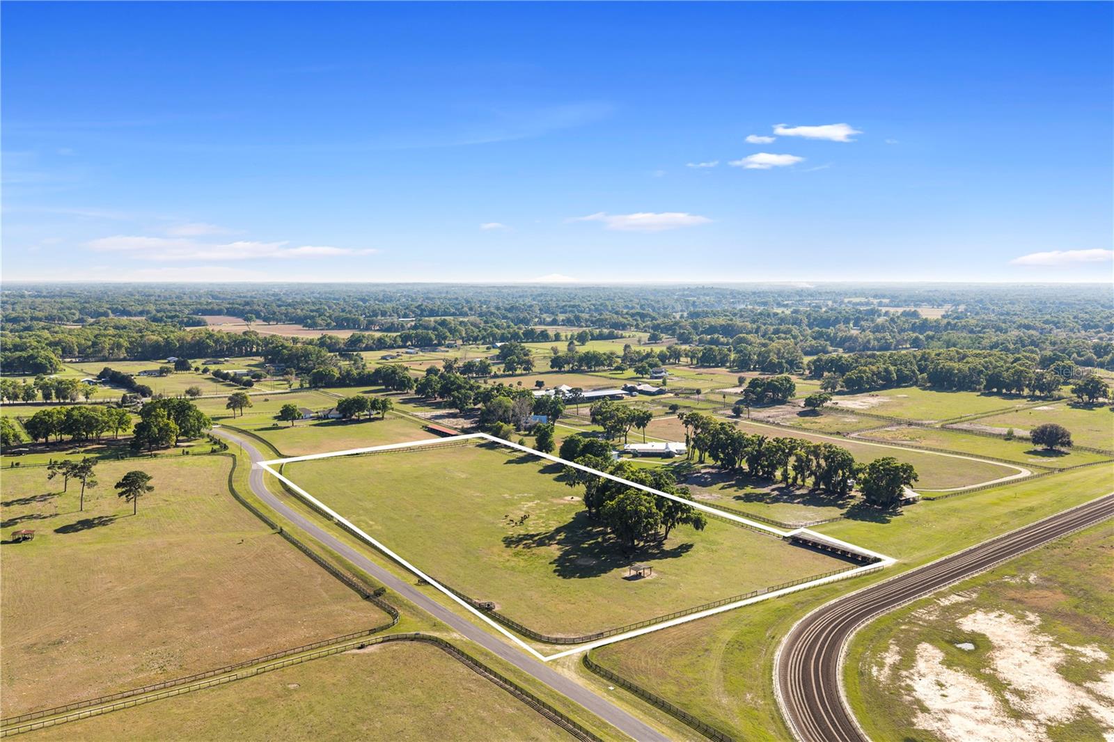 Image 4 of 11 For 000 15th Court