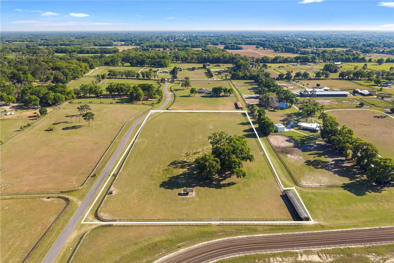 Image 5 of 11 For 000 15th Court