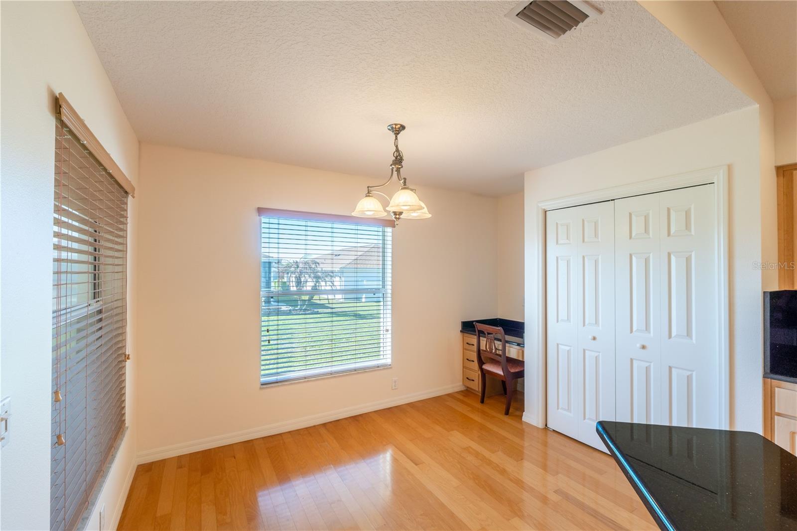 Image 11 of 41 For 4486 Lake Vista Trail