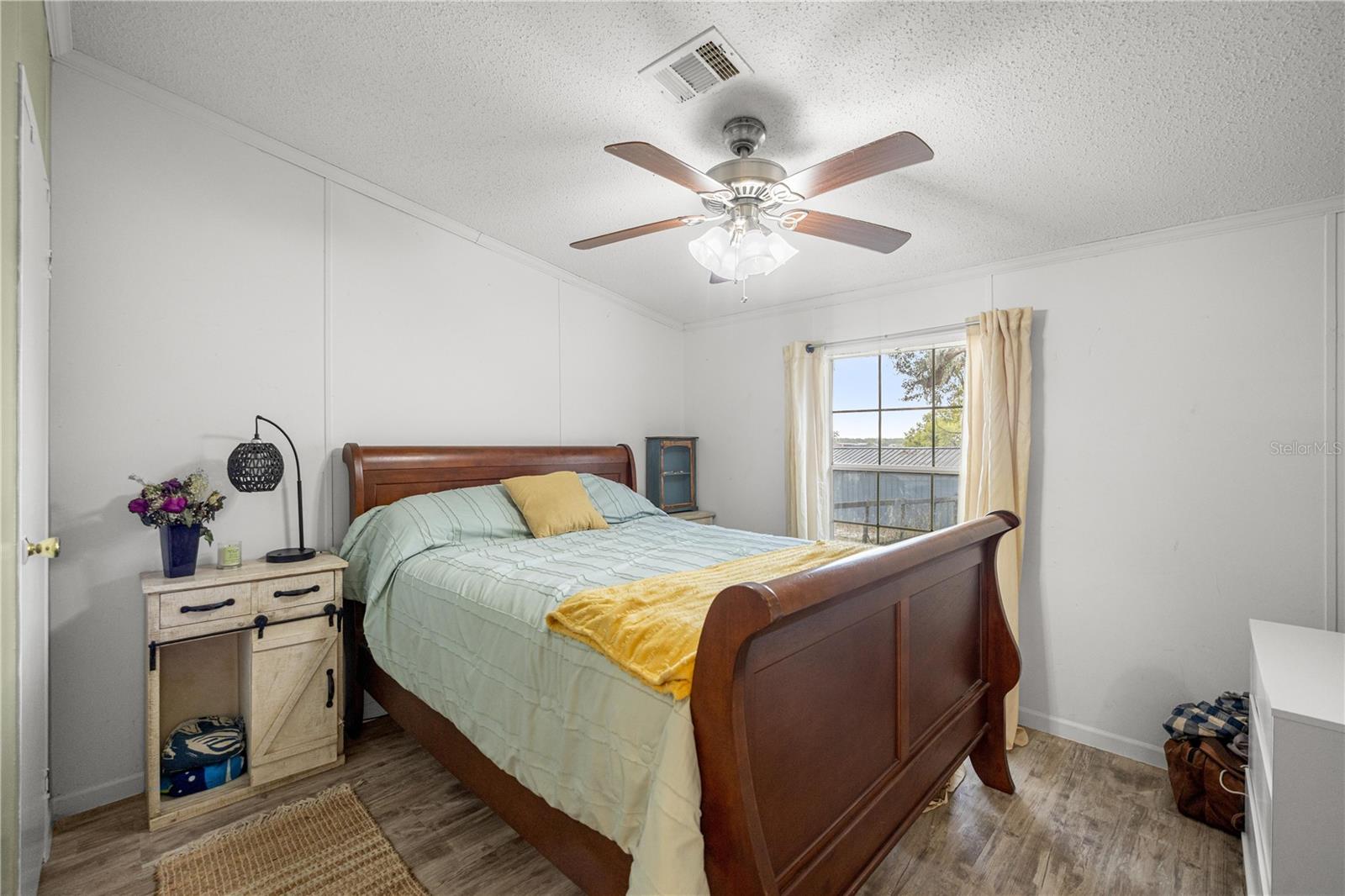 Image 18 of 50 For 18850 12th Lane