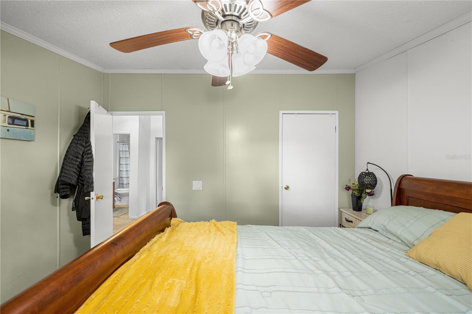 Image 19 of 50 For 18850 12th Lane