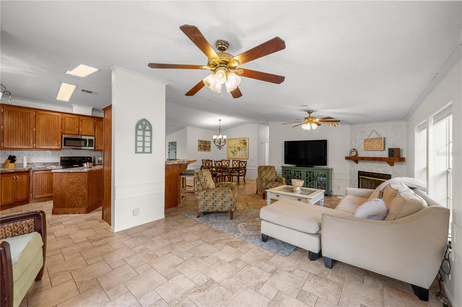 Image 4 of 50 For 18850 12th Lane