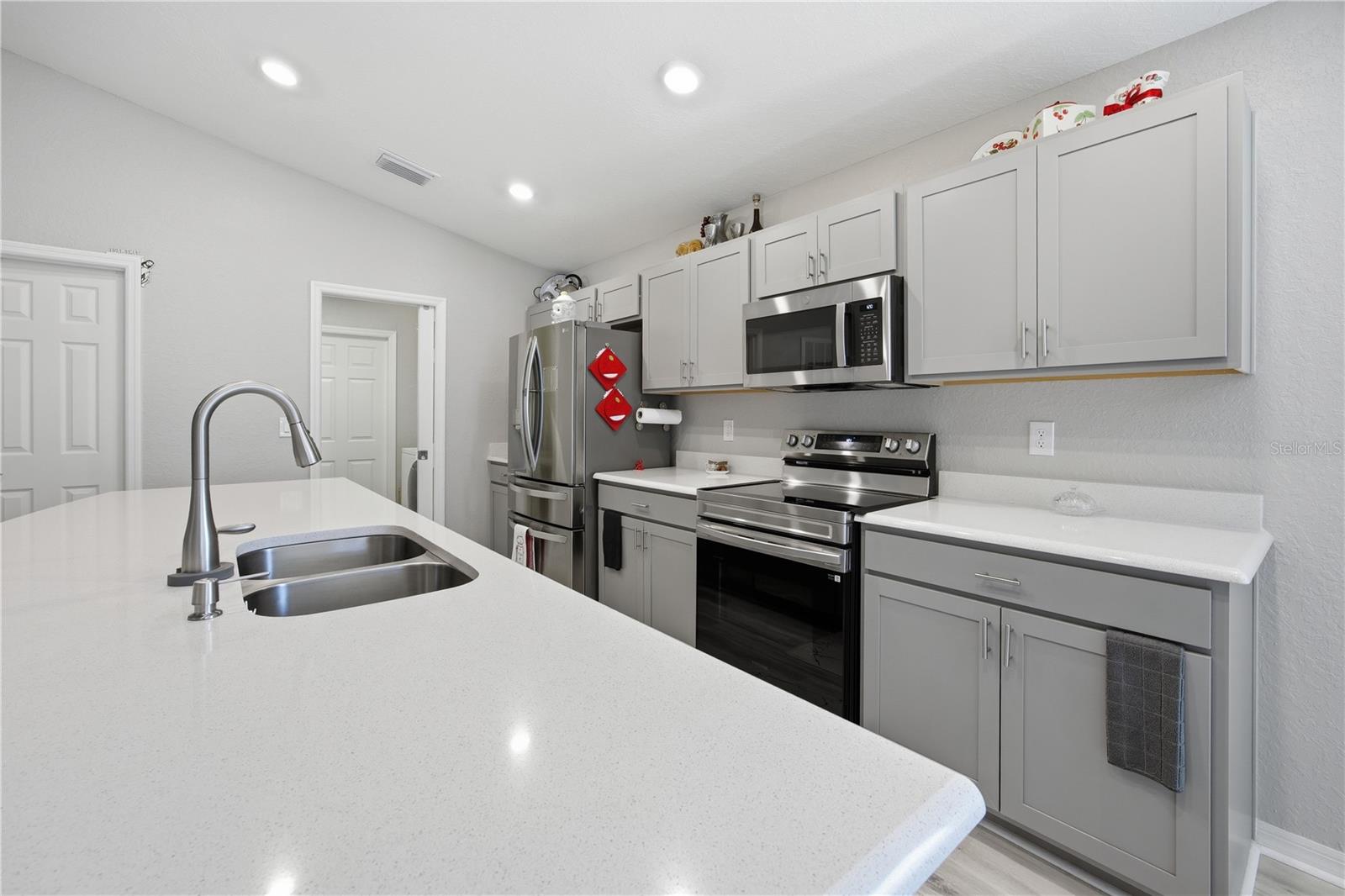 Image 7 of 29 For 9020 42nd Court