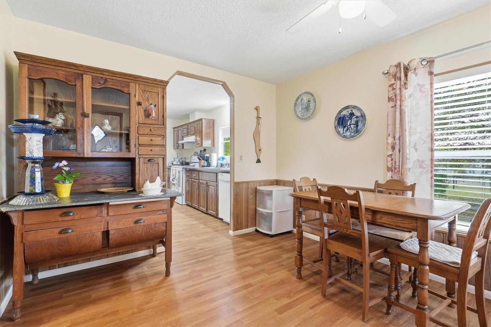 Image 14 of 39 For 18558 12th Court