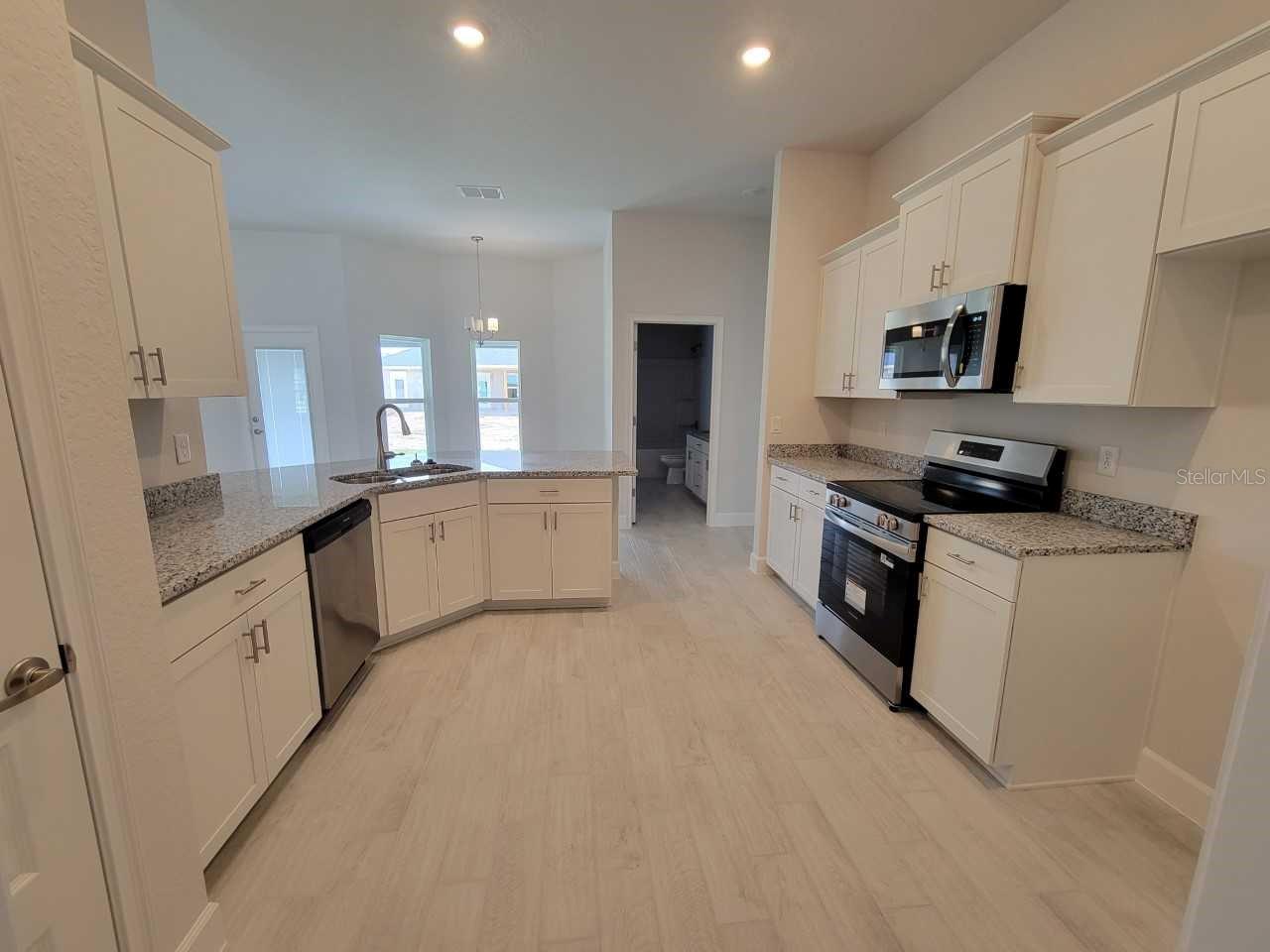 Image 13 of 28 For 10453 42nd Avenue