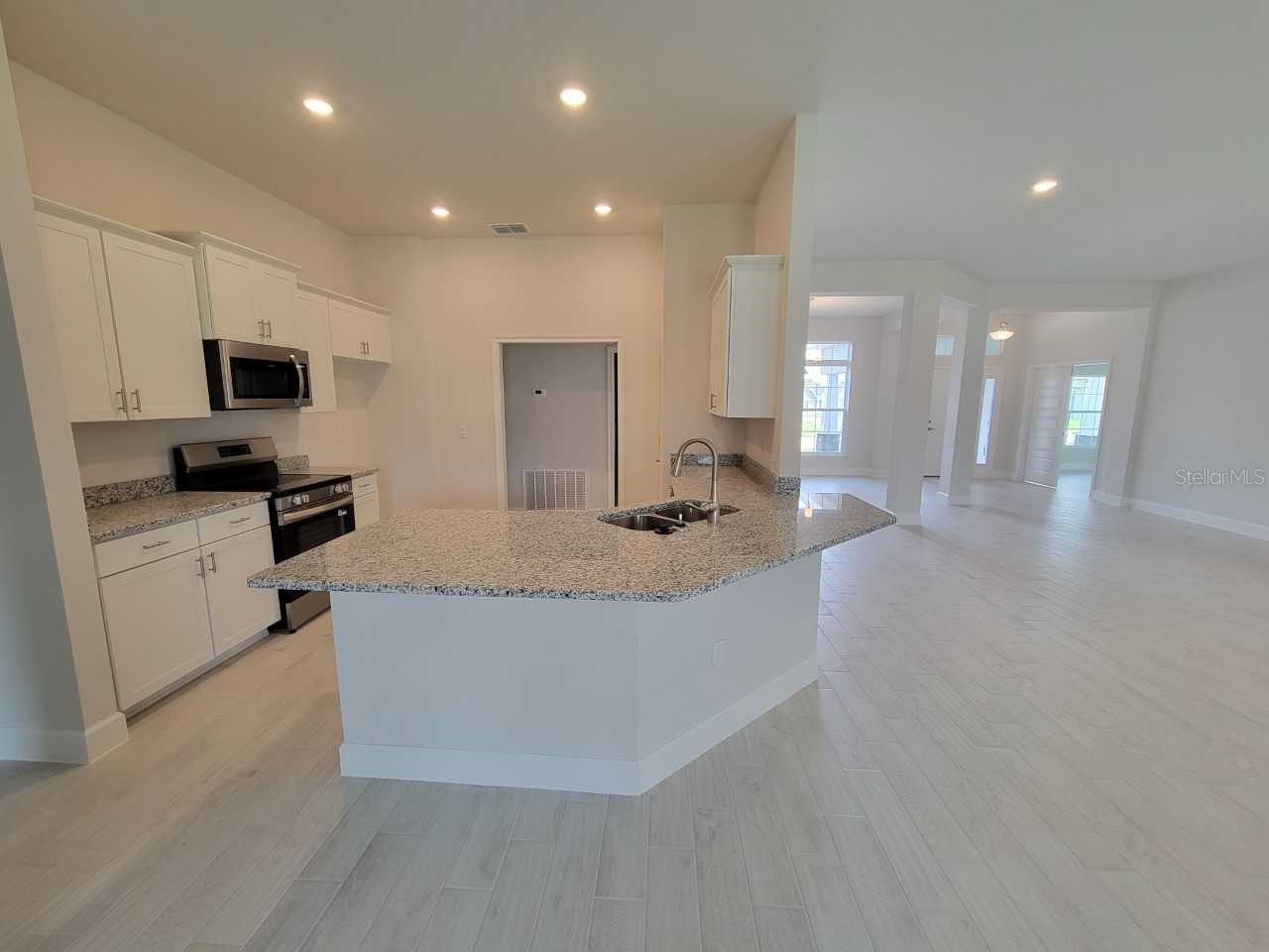 Image 9 of 28 For 10453 42nd Avenue