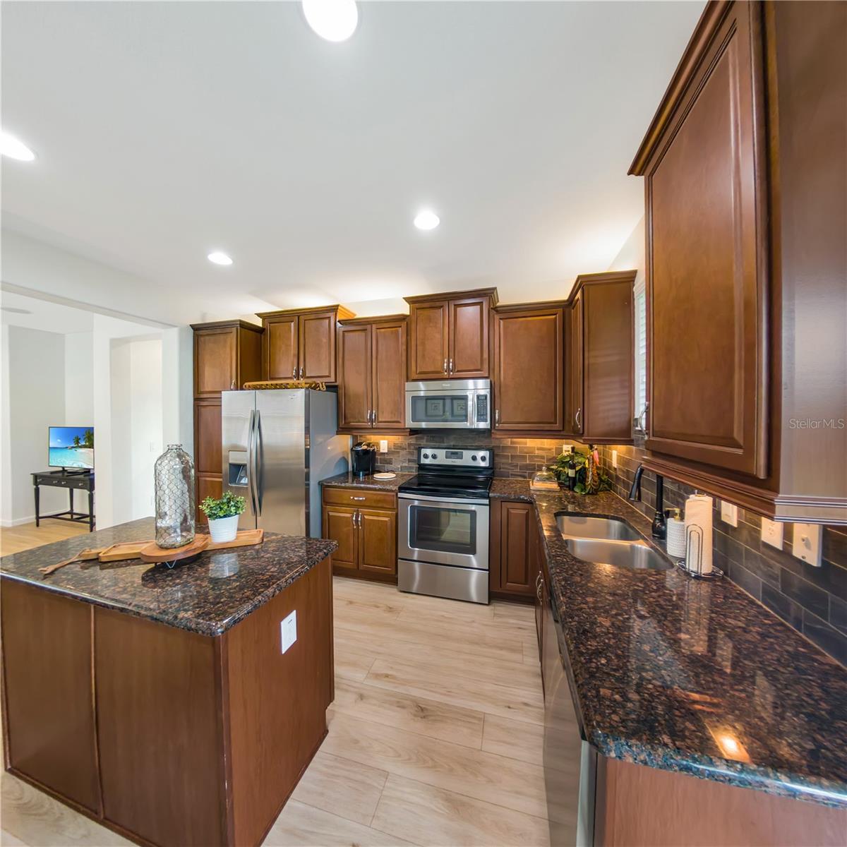 Image 9 of 22 For 7235 91st Court