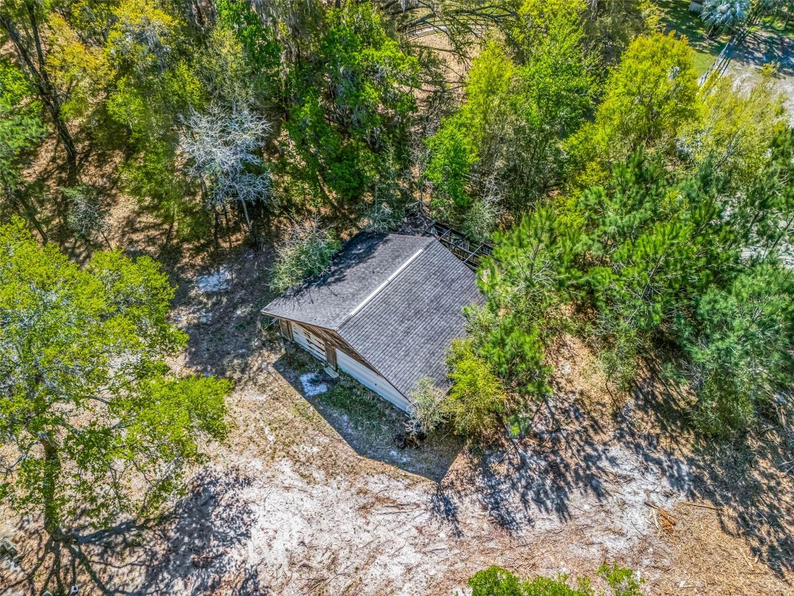 Image 6 of 18 For 68 Lake View Drive E