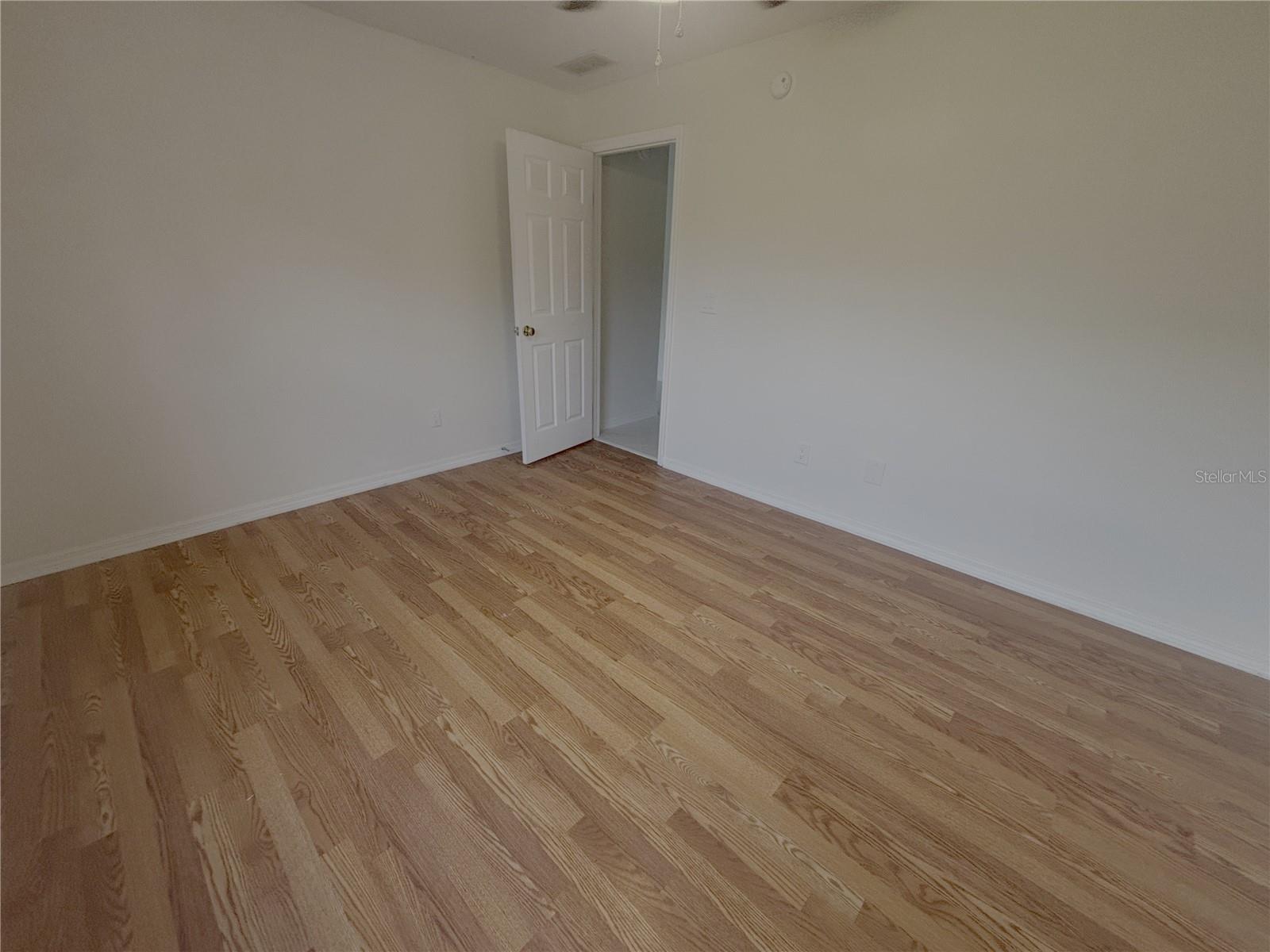 Image 11 of 31 For 11435 140th Avenue