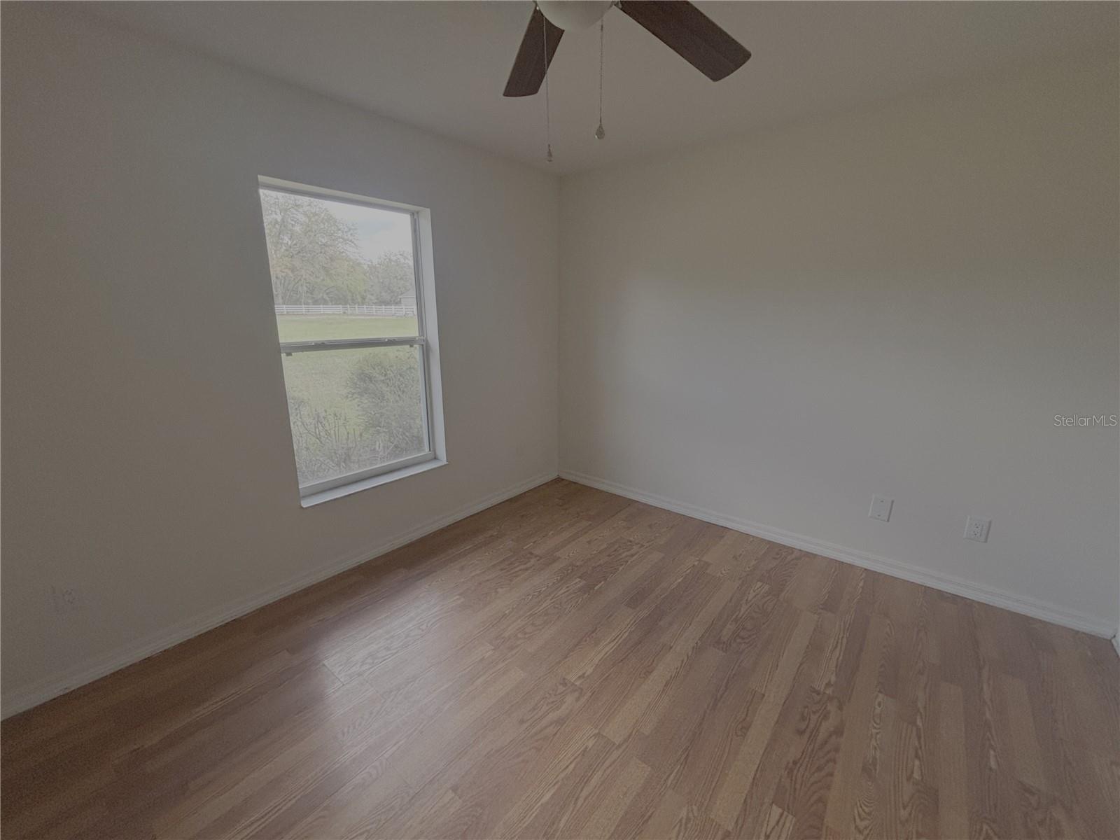 Image 16 of 31 For 11435 140th Avenue