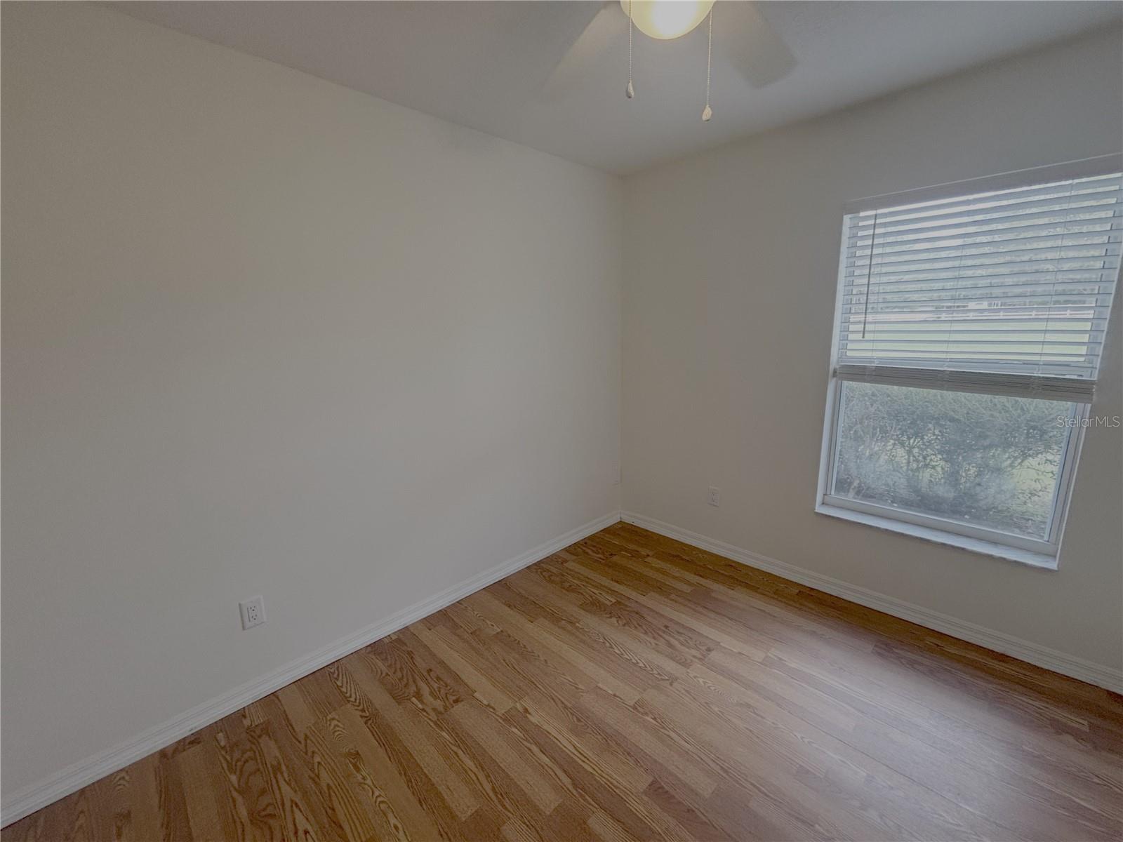 Image 18 of 31 For 11435 140th Avenue