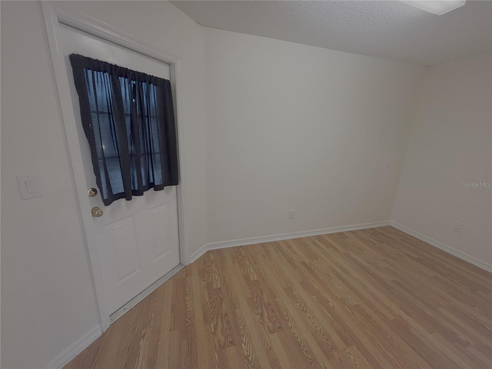 Image 22 of 31 For 11435 140th Avenue