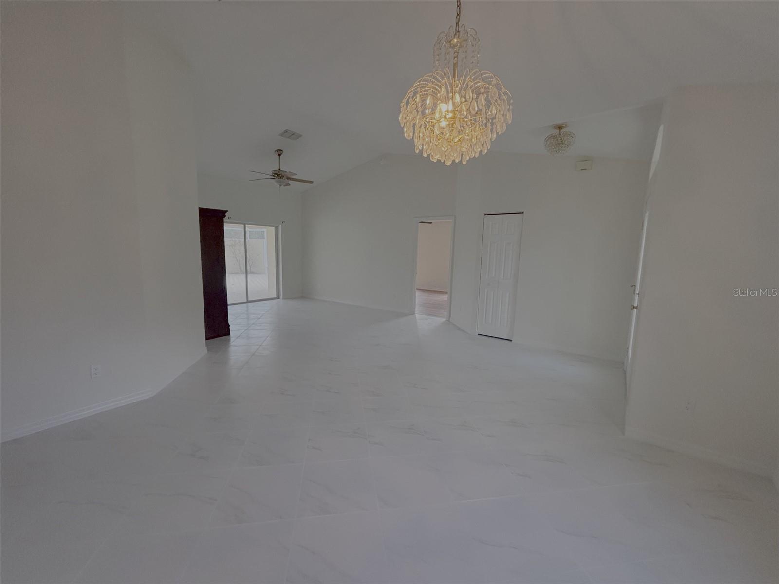 Image 4 of 31 For 11435 140th Avenue